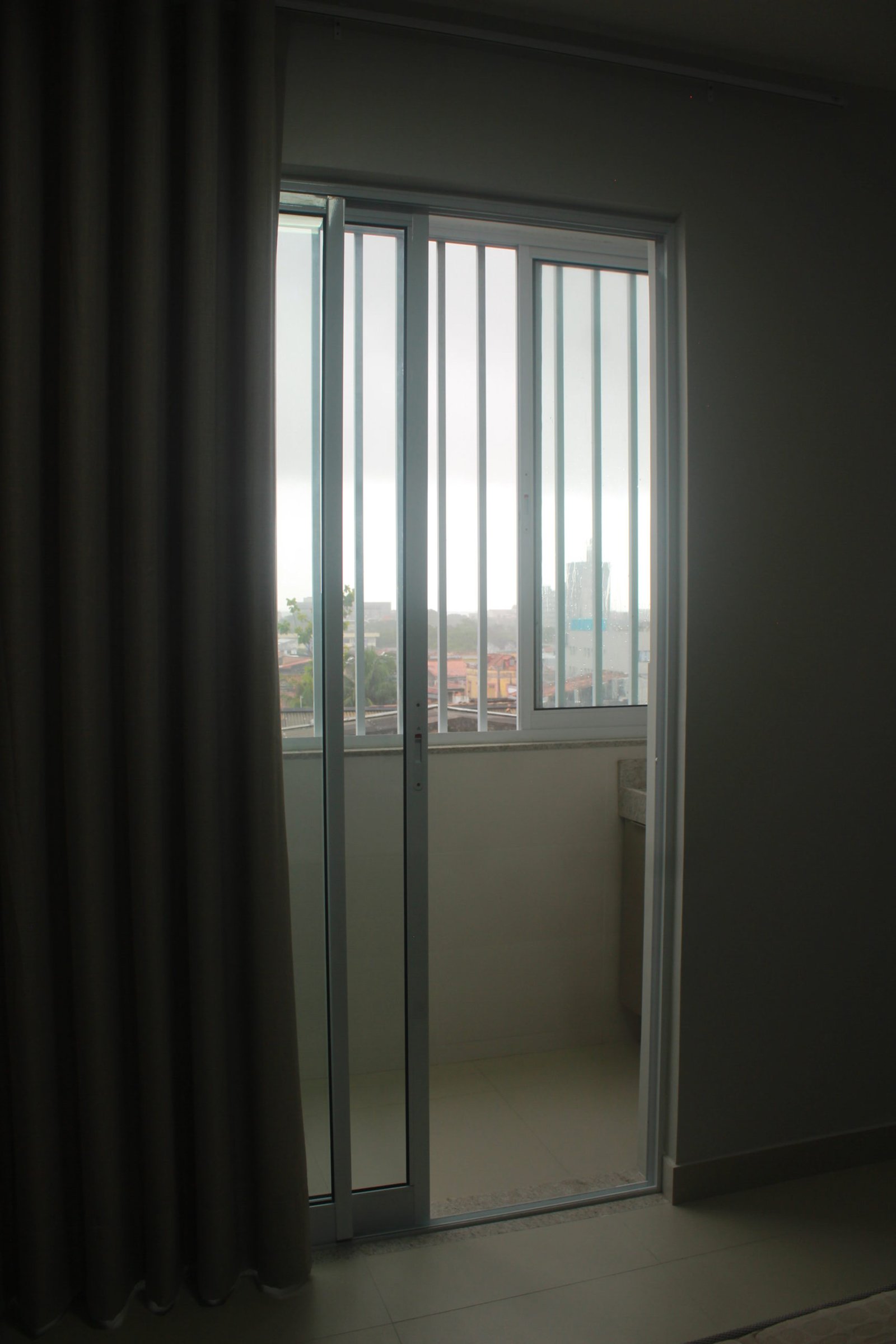 Apartamento com Varanda - foto 2